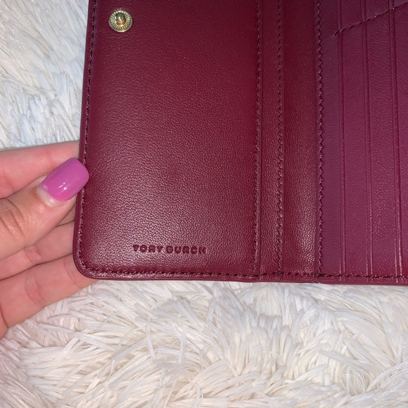 BRAND NEW Tory Burch Wallet - Picture 4 of 7